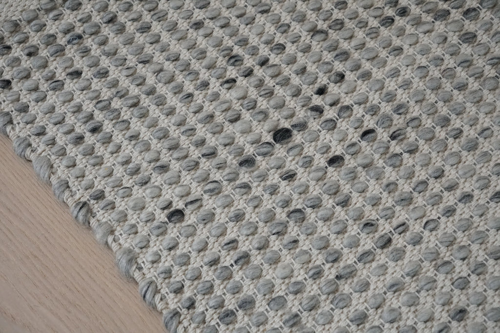 Soma Wool Rug in Grey