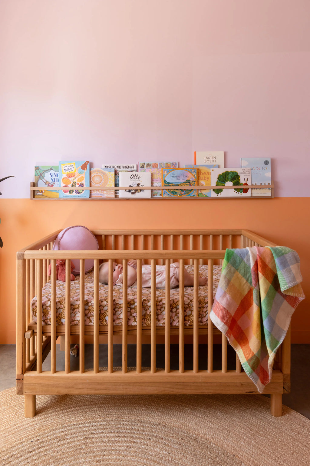 Ananda Round Two Toned Natural Jute Rug