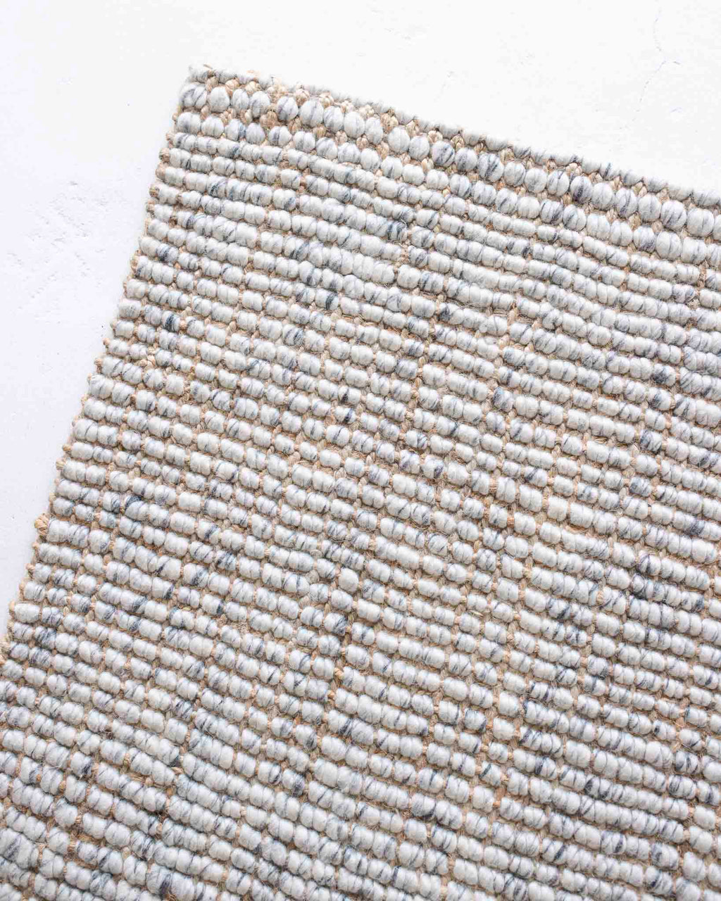 Alskar Handwoven Wool and Jute Runner Rug in Grey
