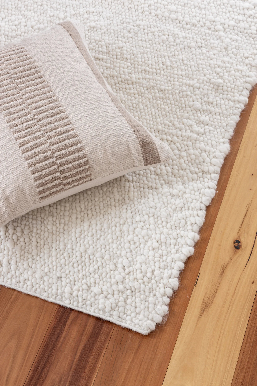 Eltham Popcorn Wool Rug in Ivory