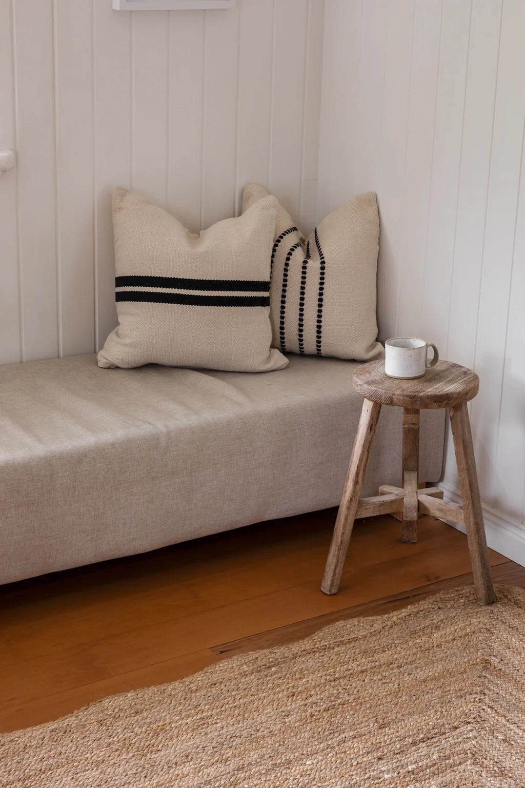 Marigold Wavy Jute Square Rug in Natural