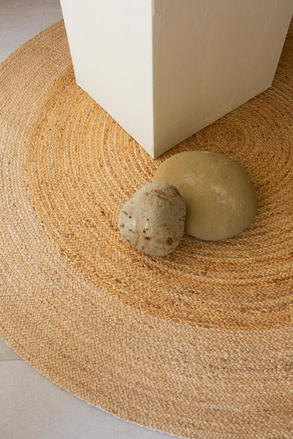 Ananda Round Two Toned Natural Jute Rug