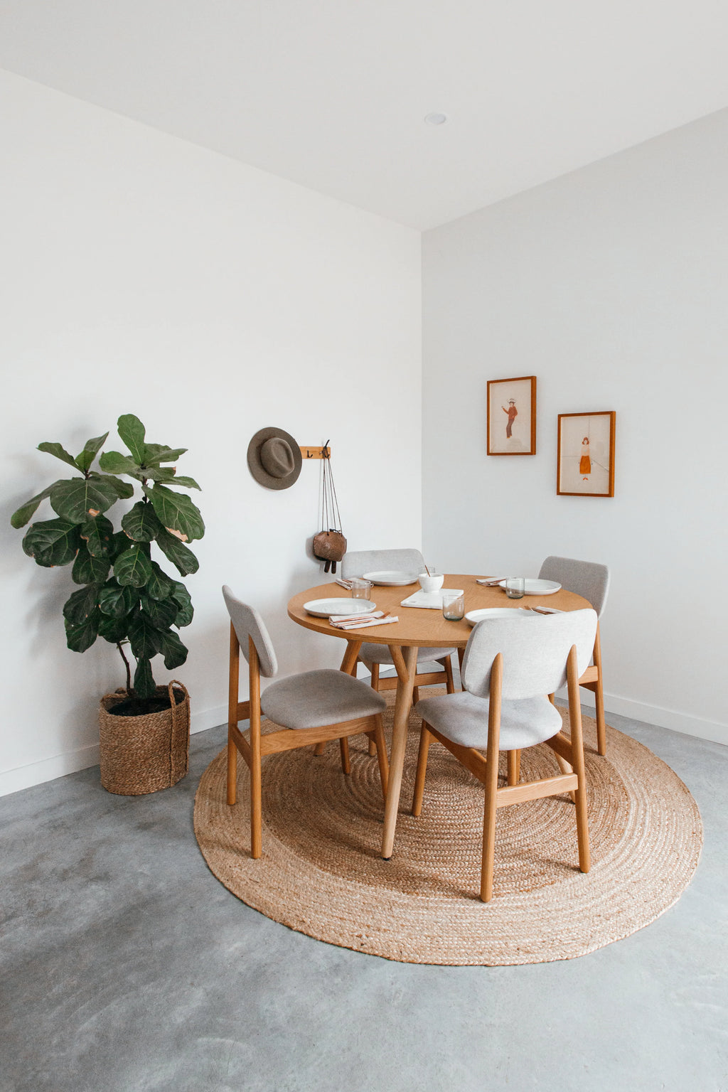 Ananda Round Two Toned Natural Jute Rug