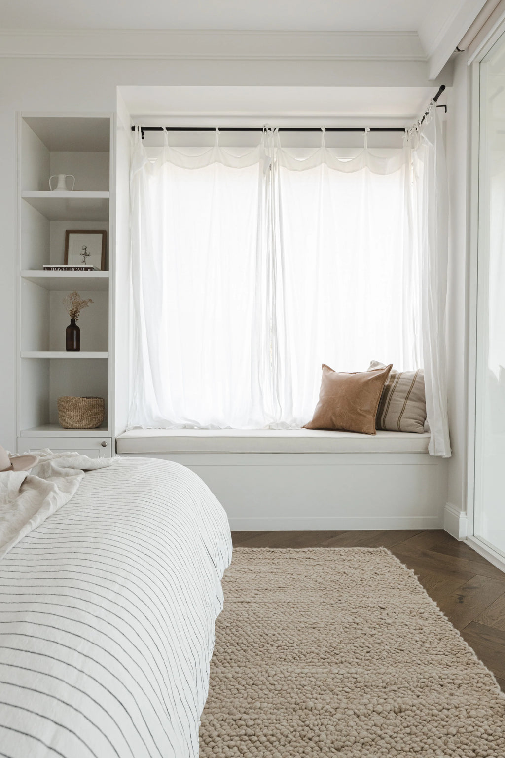 Newport Pebbly Weave Wool Rug in Beige