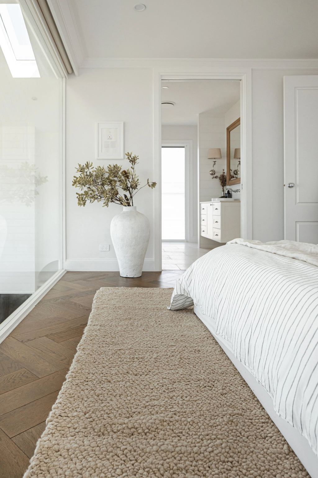 Newport Pebbly Weave Wool Rug in Beige