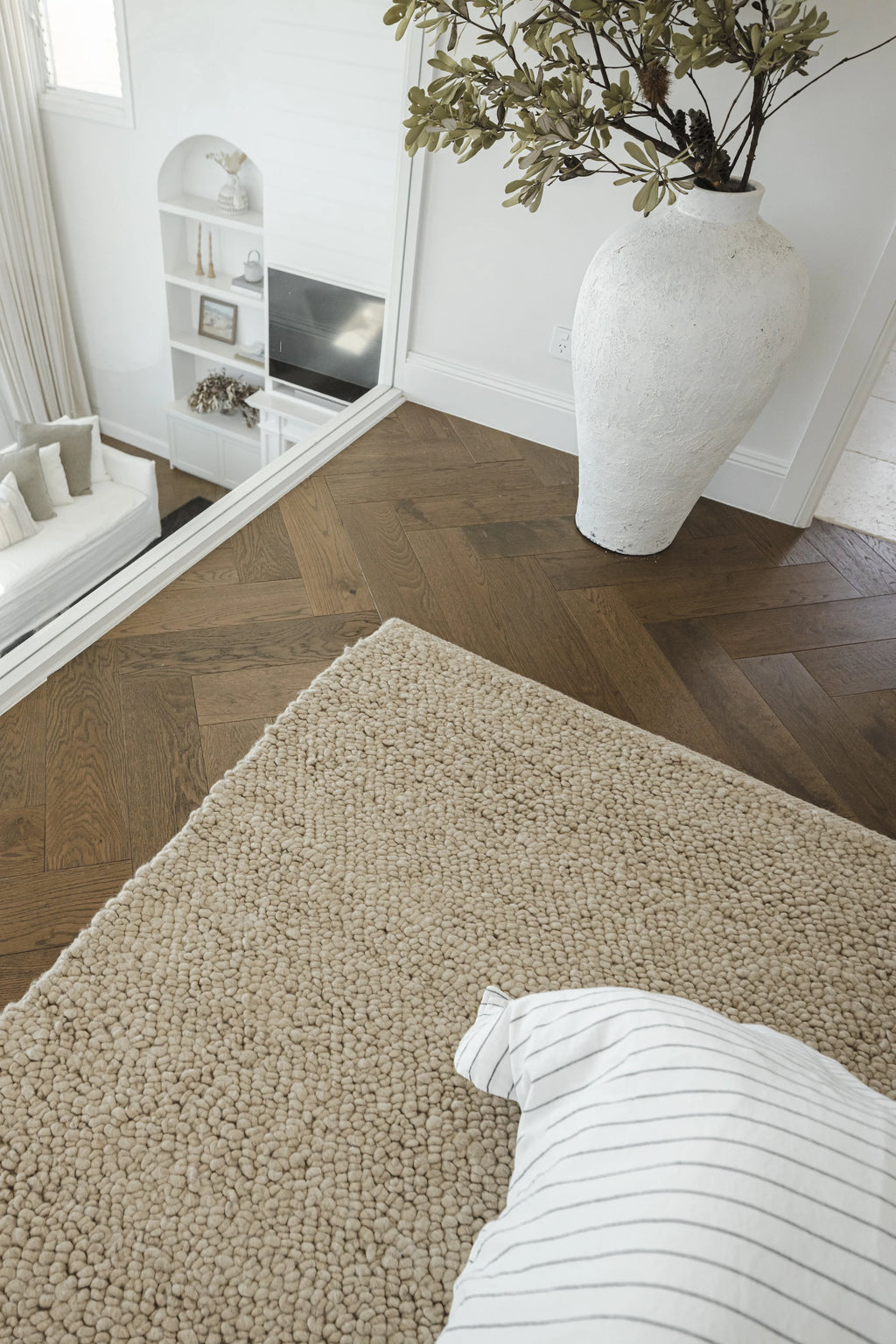 Newport Pebbly Weave Wool Rug in Beige