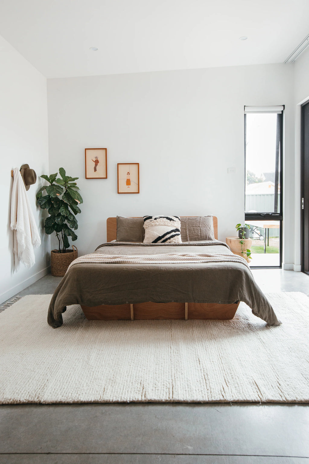 Sapna Hand Knotted New Zealand Ribbed Wool Rug in Ivory