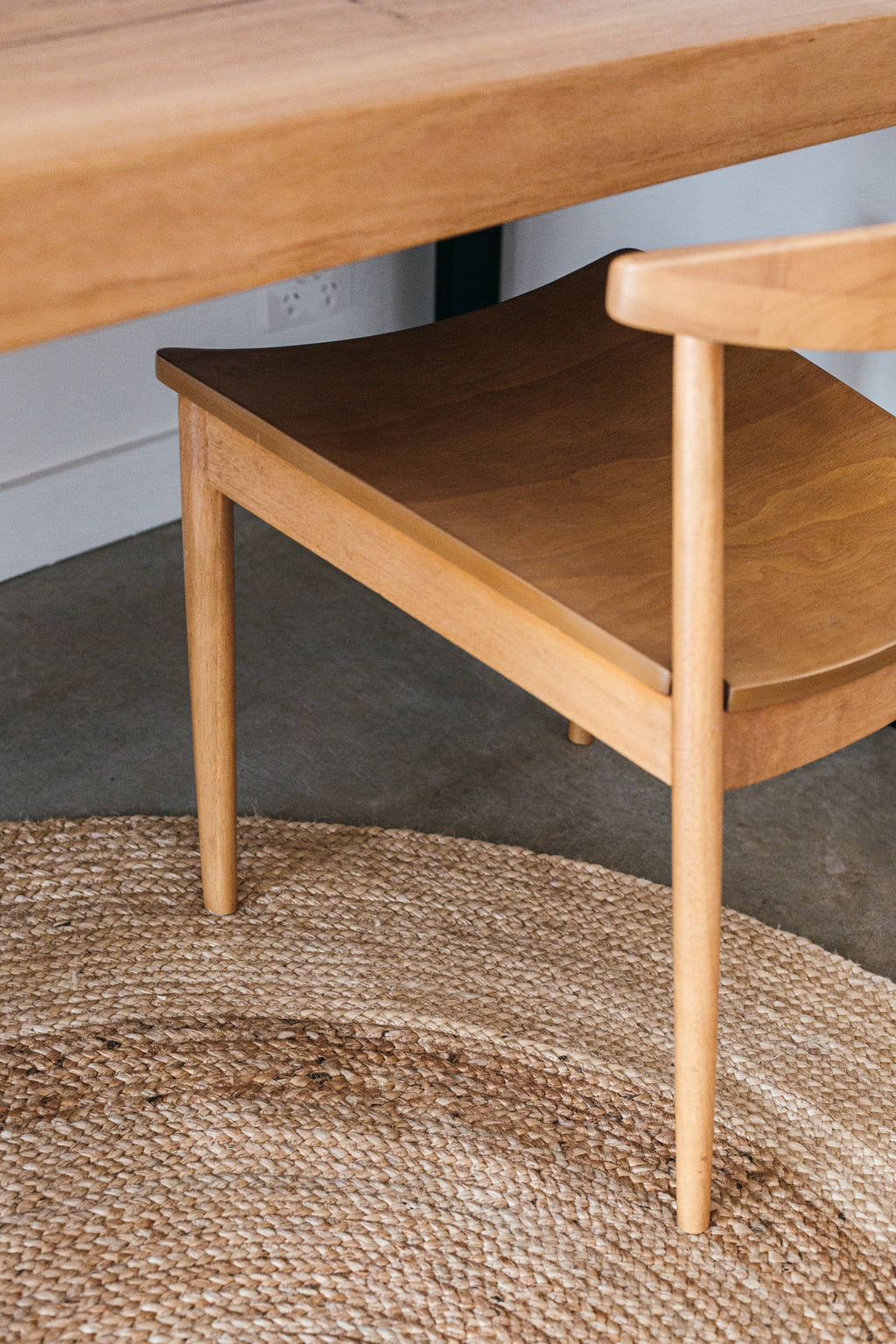 Ananda Round Two Toned Natural Jute Rug