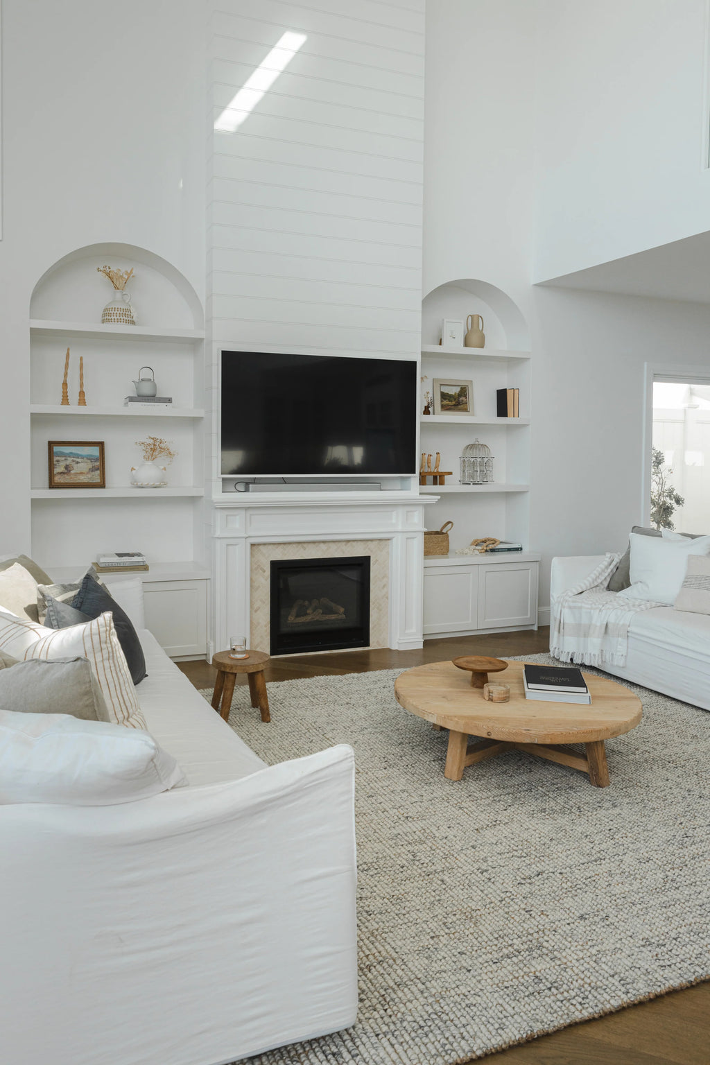 Alskar Handwoven Wool and Jute Rug in Grey