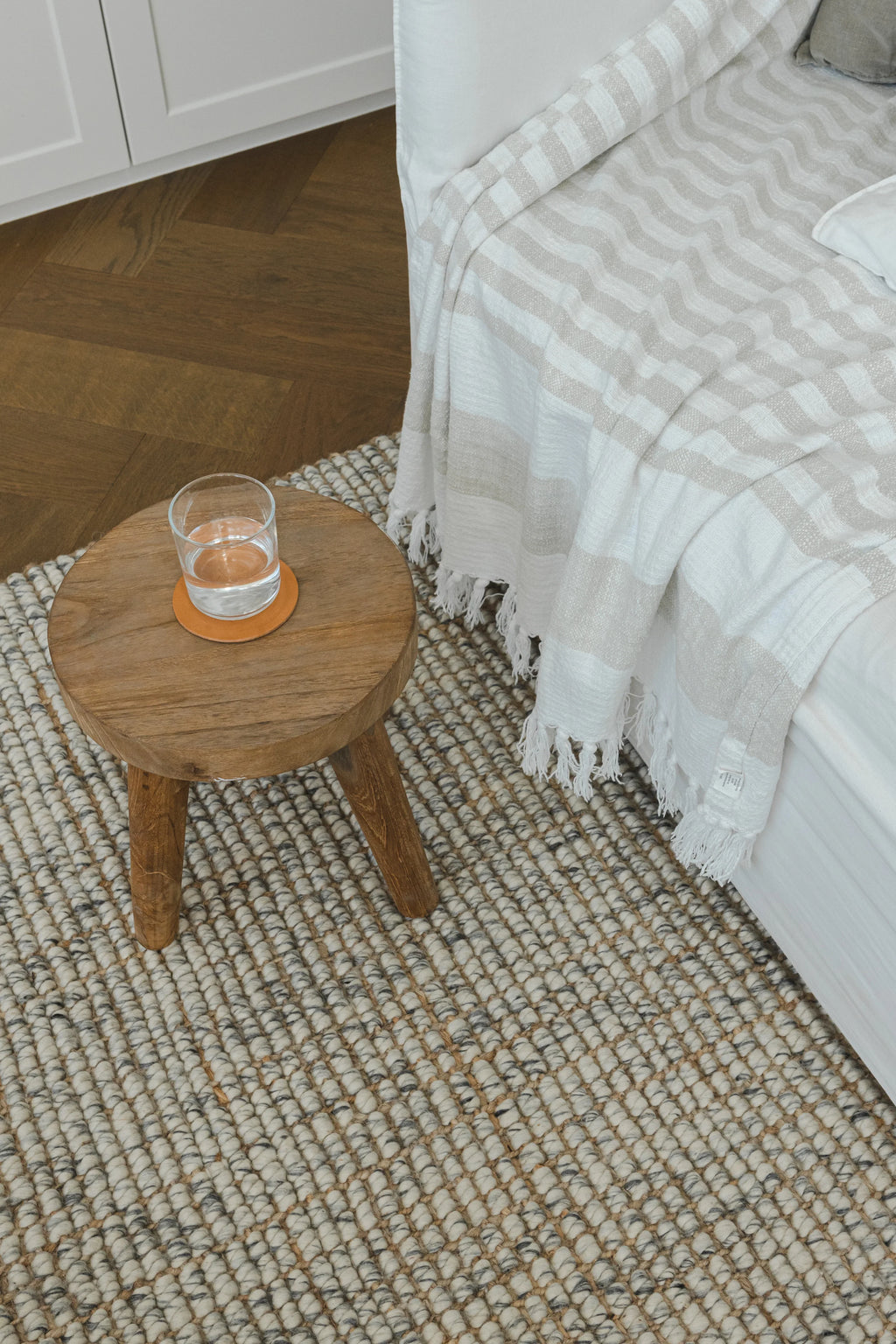 Alskar Handwoven Wool and Jute Rug in Grey