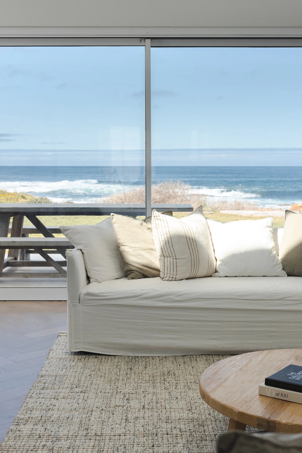 Alskar Handwoven Wool and Jute Rug in Grey