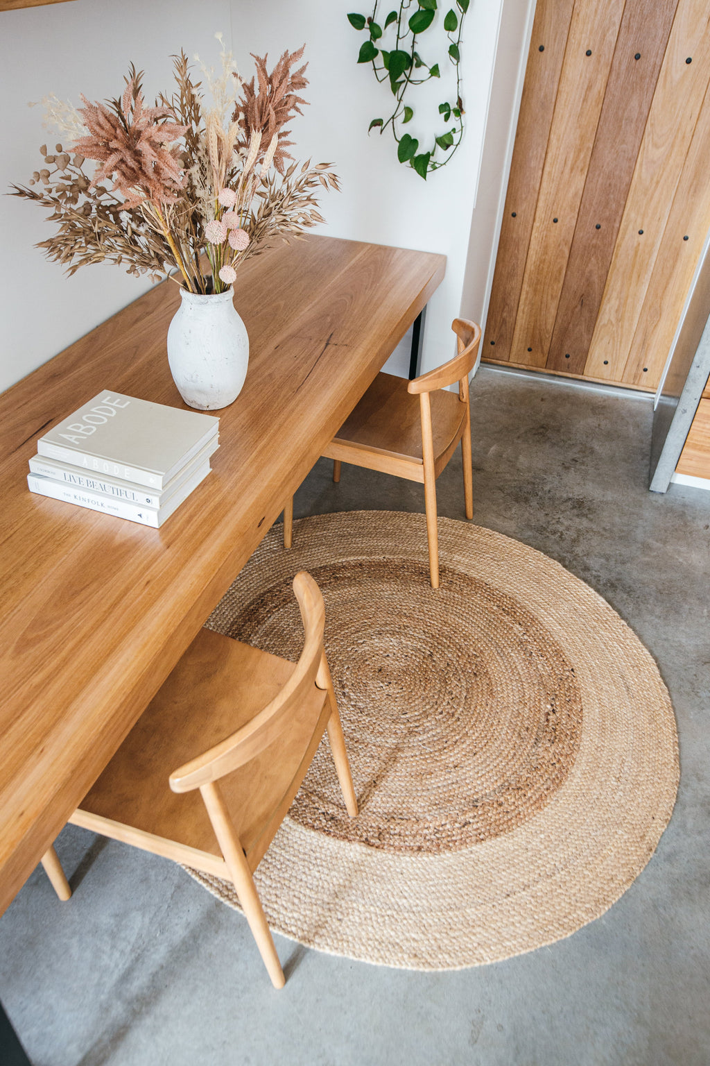 Ananda Round Two Toned Natural Jute Rug