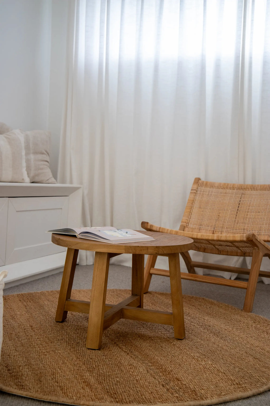 Dharana Jute Round Rug in Natural