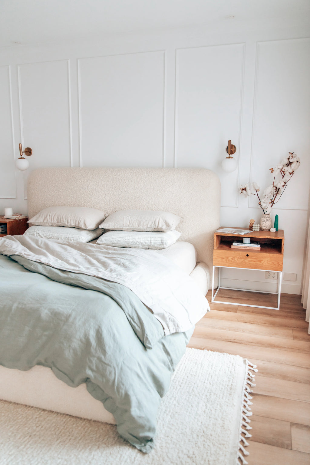 Sapna Hand Knotted New Zealand Ribbed Wool Rug in Ivory