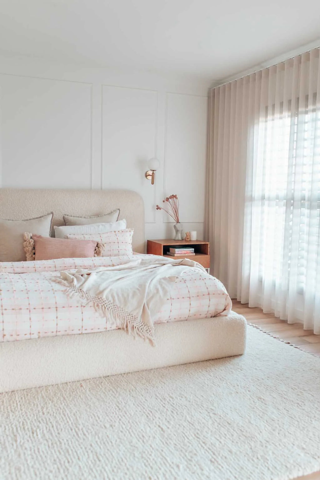 Sapna Hand Knotted New Zealand Ribbed Wool Rug in Ivory