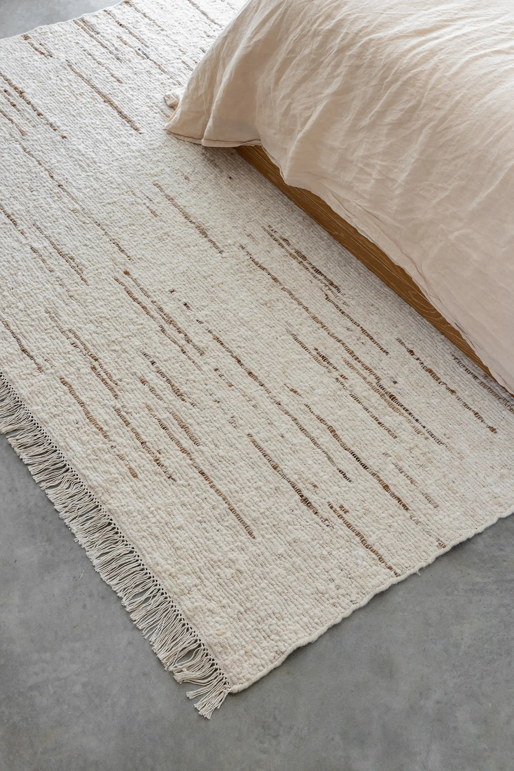 Kiva Hand Woven Wool Rug in Ivory and Chestnut