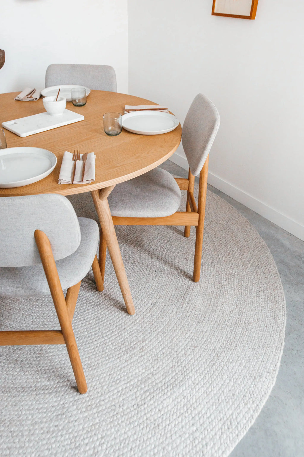 Jiva Round Braided Wool Rug in Ivory Beige