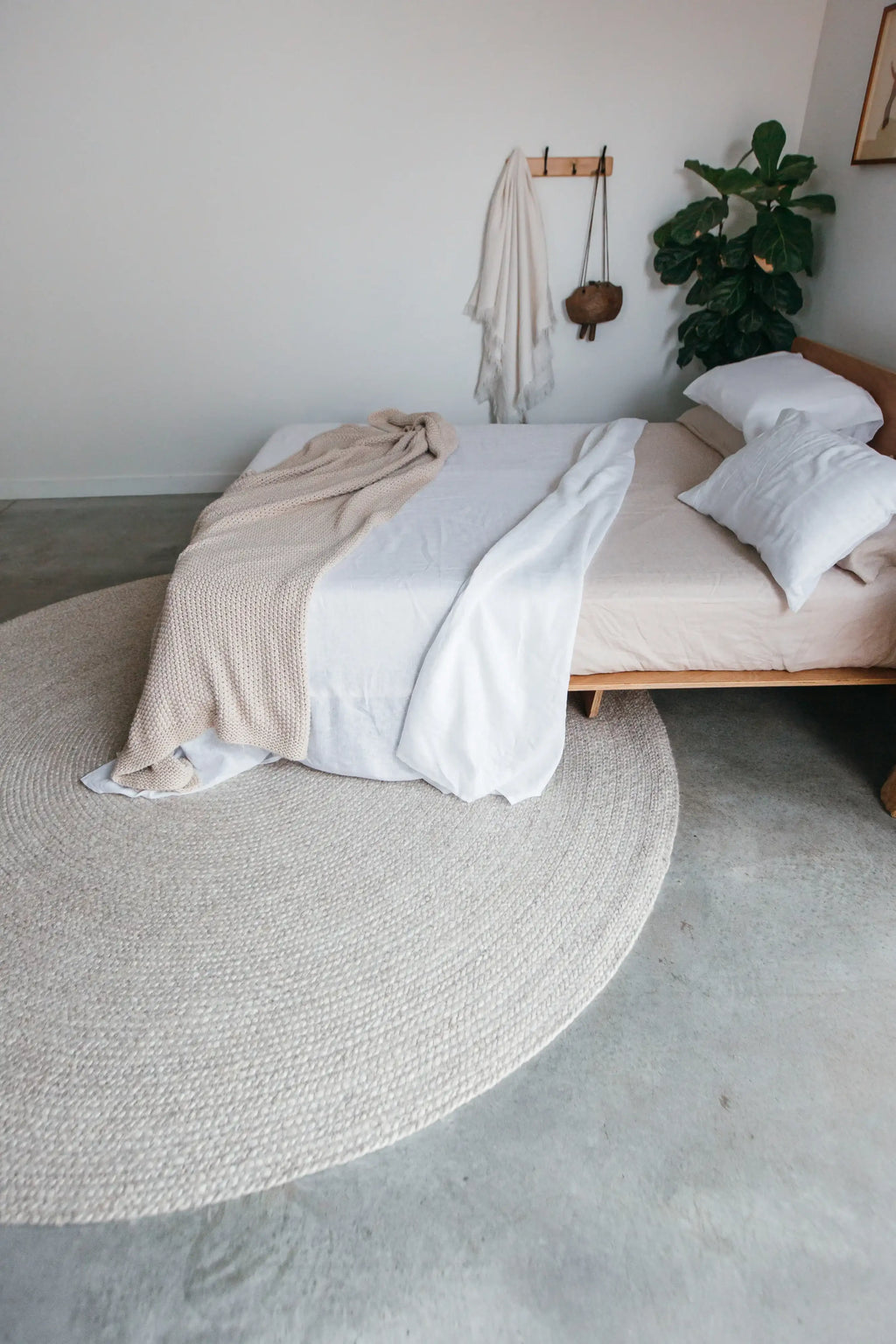 Jiva Round Braided Wool Rug in Ivory Beige