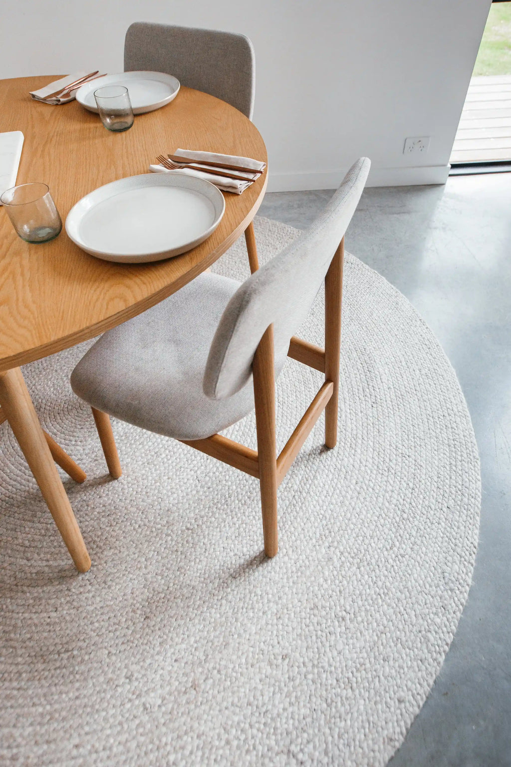 Jiva Round Braided Wool Rug in Ivory Beige